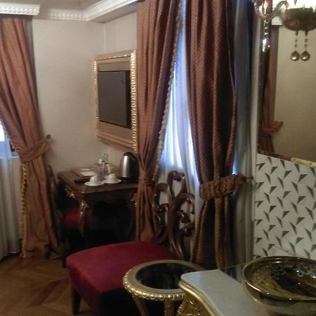 ซู เมอร์ดัม บูทิก โฮเต็ล Hotel อิสตันบูล ภายนอก รูปภาพ